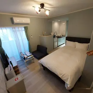 Apartment Comfort Cube Phoenix Kiyokawa